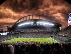 开云体育在线-烈日灼心，太阳队窒息防守锁死尼克斯，欧文末节19分化身关键先生