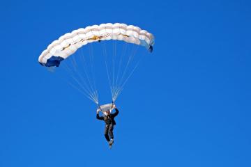 开云下载-纽约风暴席卷齐鲁，当尼克斯的钢铁洪流碾压山东队的传统长城