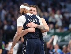 开云平台-独行侠客场击败森林狼，小乔丹独得22+15