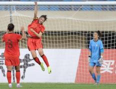 开云体育官方网站-中国女足队员比赛中展现实力，赢得胜利