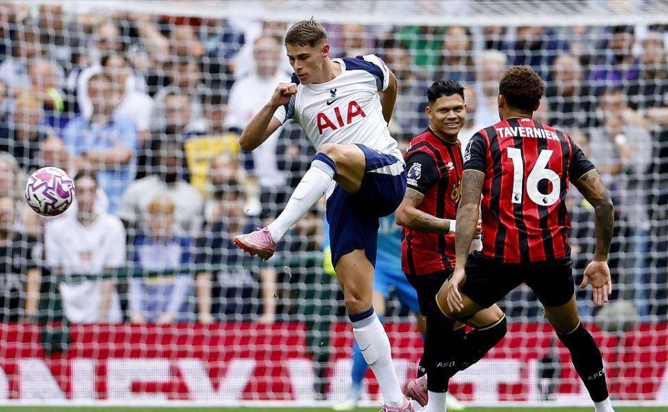 开云体育app-热刺客场爆冷负斯托克城,积分榜下滑