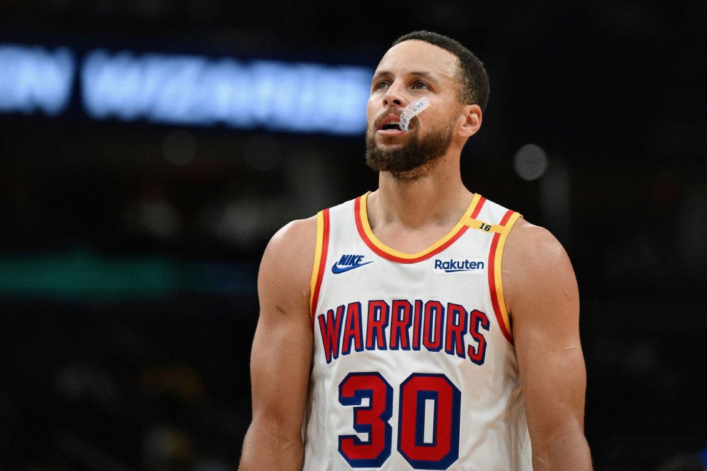 开云体育登录-勇士完胜鹈鹕，胡金秋关键制胜