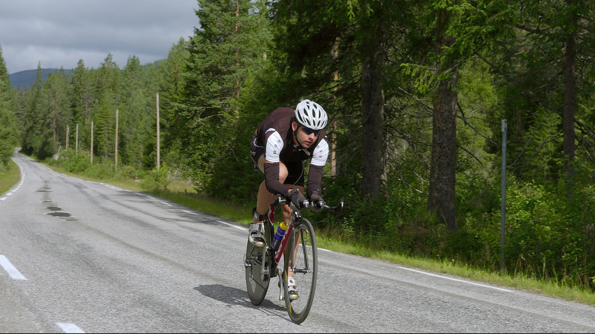 开云体育APP下载-18岁的指挥官，当卡马文加用马赛回旋，转动了整座西班牙